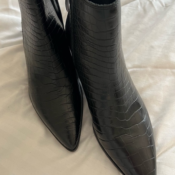 Black Boots - Picture 2 of 7